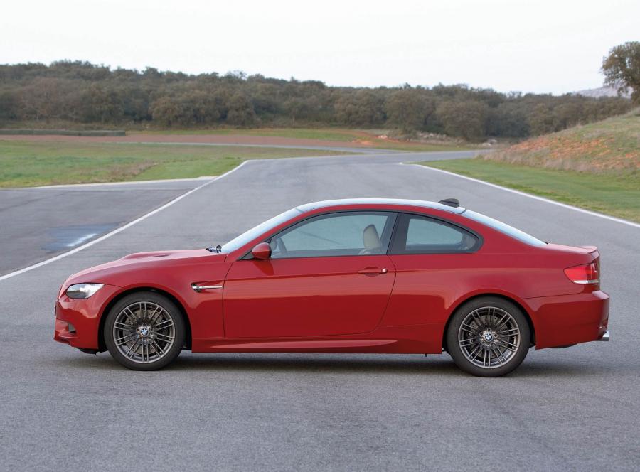  BMW M3 2008 года  (фото 38 из 219)